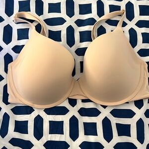 VS t-shirt lightly lined demi bra 34dd
